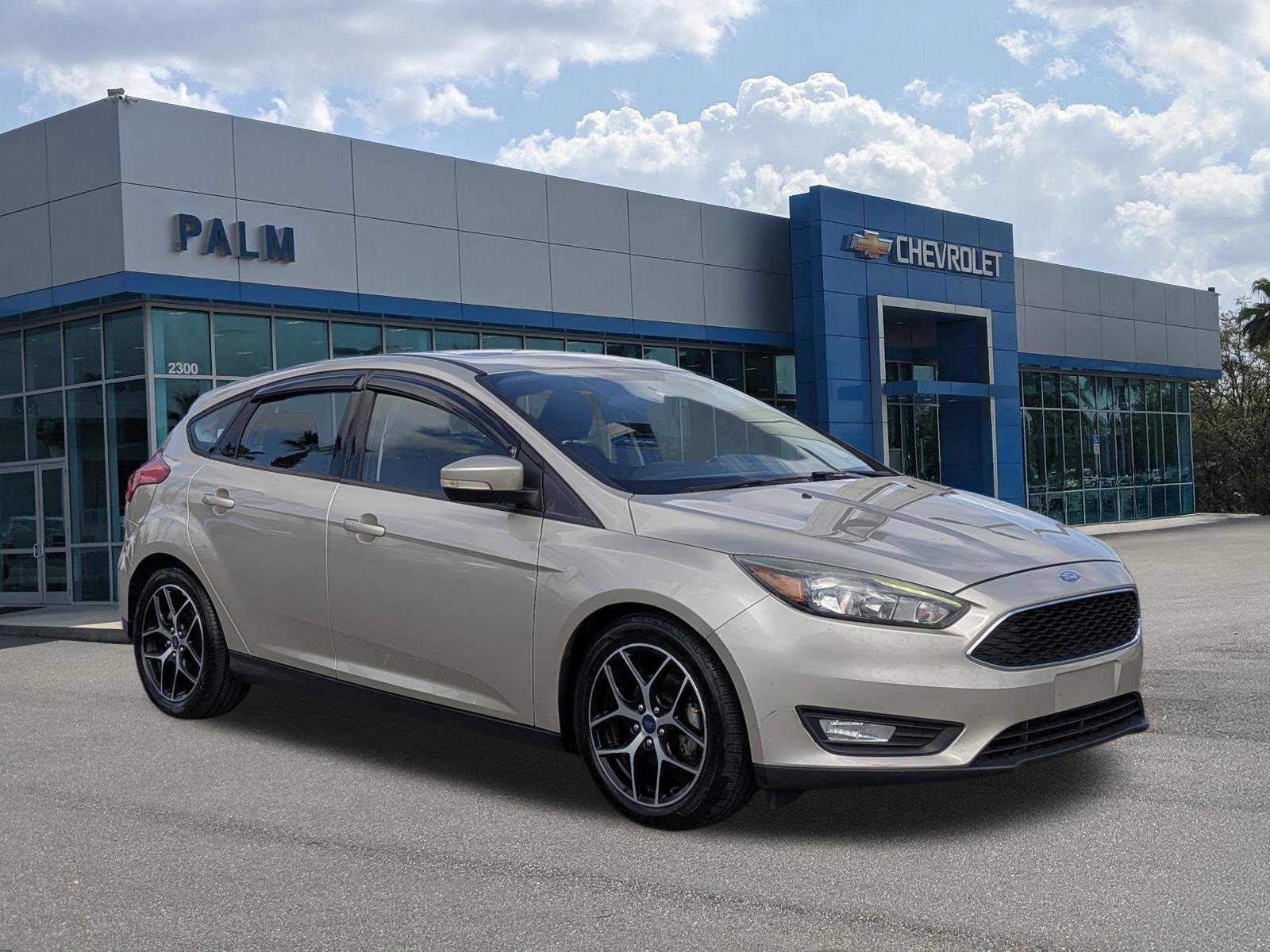 2017 Ford Focus 5 Door Hatch SEL's photo