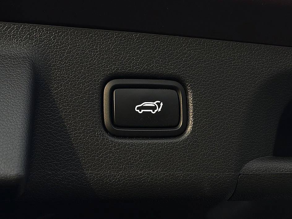 Used 2025 Sierra Burgundy Hyundai Calligraphy image 31