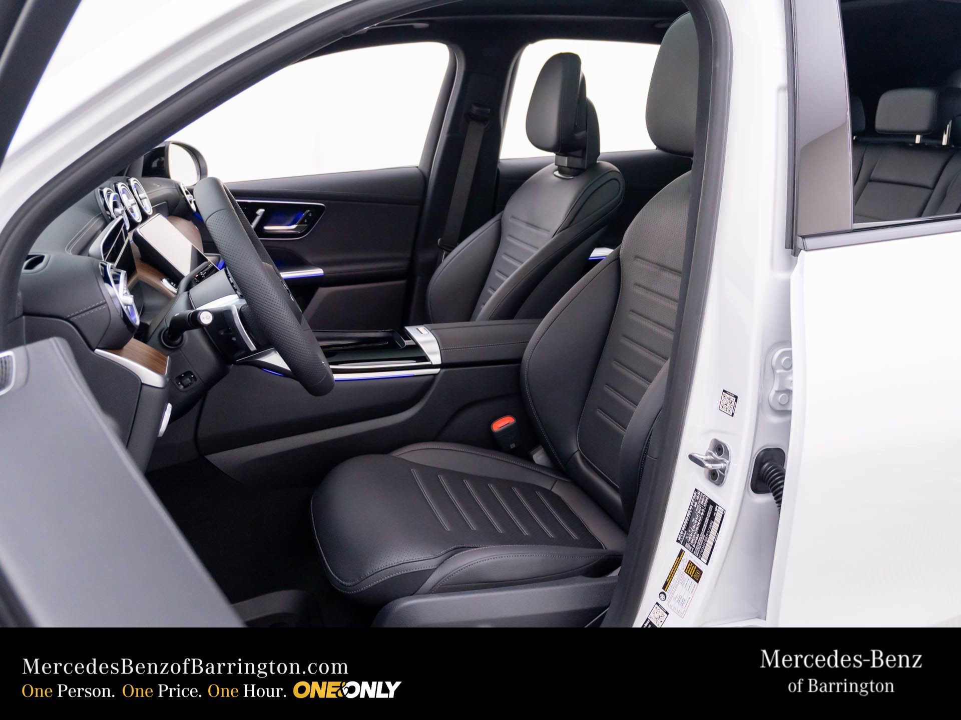 New 2026 MANUFAKTUR Moonlight White Metallic Mercedes-Benz GLC 300 image 63