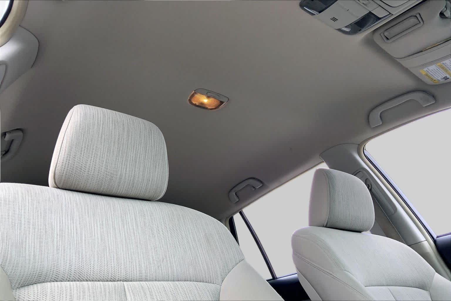Used 2014 Satin White Pearl Subaru 2.5i Premium image 14
