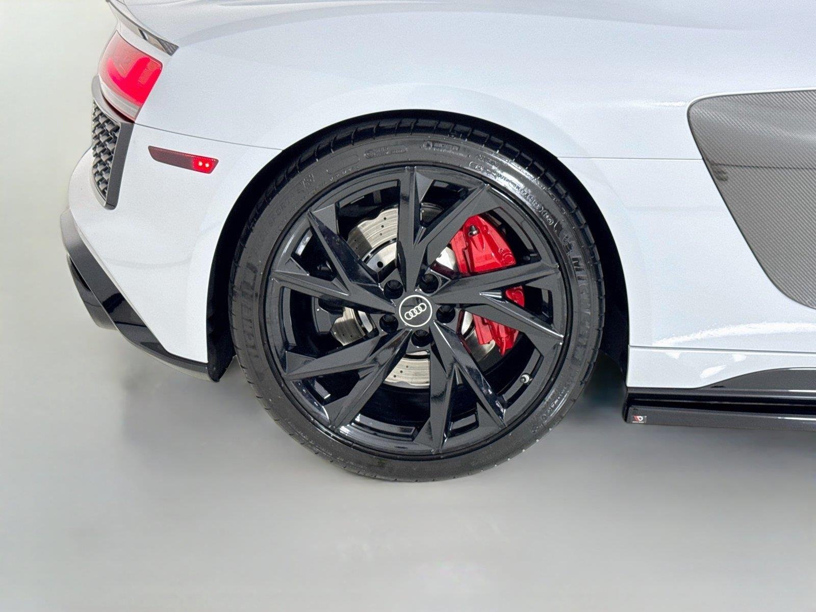 Used 2021 Suzuka Gray Metallic Audi 5.2 V10 | Carbon Ext Pkg | Diamond Stitched Int | Premium Pkg image 35