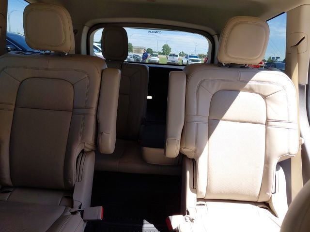 Used 2020 Burgundy Lincoln Reserve image 31