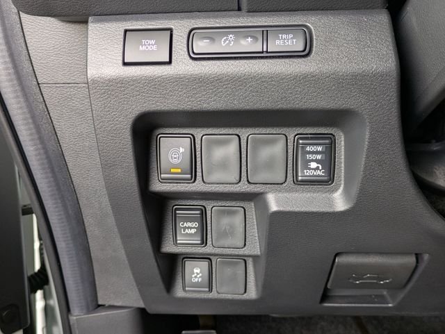 New 2026 Glacier White Nissan Crew Cab SV image 17