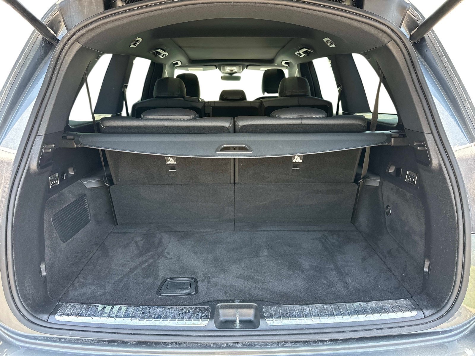Certified Used 2025 Selenite Gray Metallic Mercedes-Benz GLS 450 image 9
