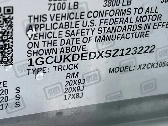 Used 2025 Sterling Gray Metallic Chevrolet LT image 15