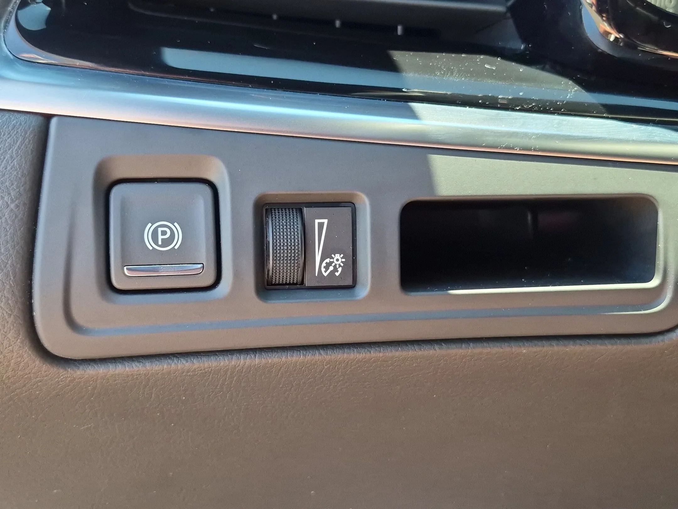 Used 2024 Crystal White Tricoat Cadillac AWD Luxury image 16