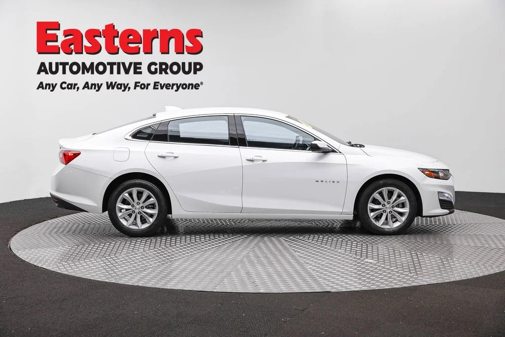 Used 2025 White Chevrolet LT image 4