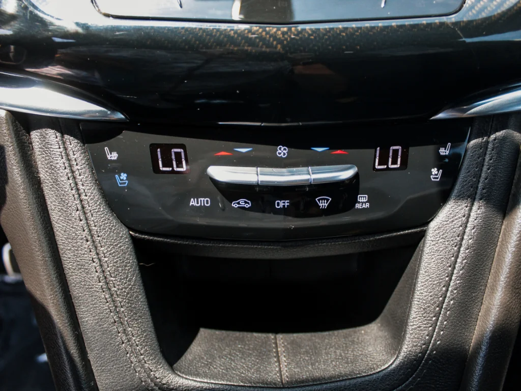 Used 2021  Cadillac Sport image 19