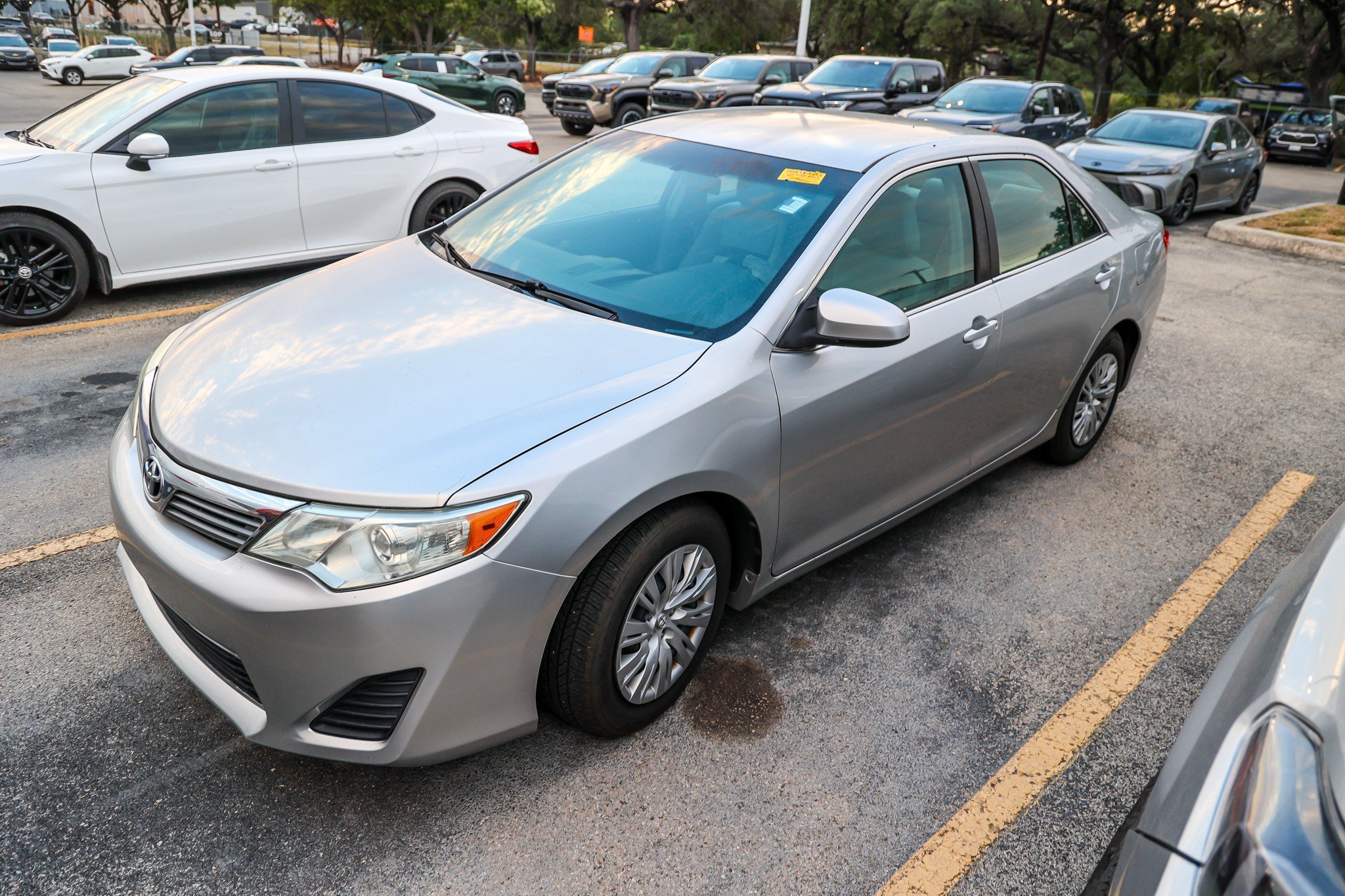Used 2014 CLASSIC SILVER ME Toyota LE image 2