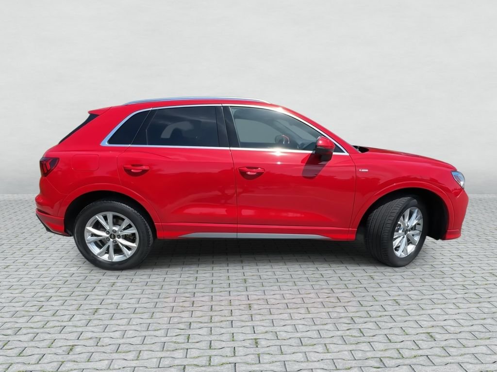 Used 2025  Audi Premium image 9