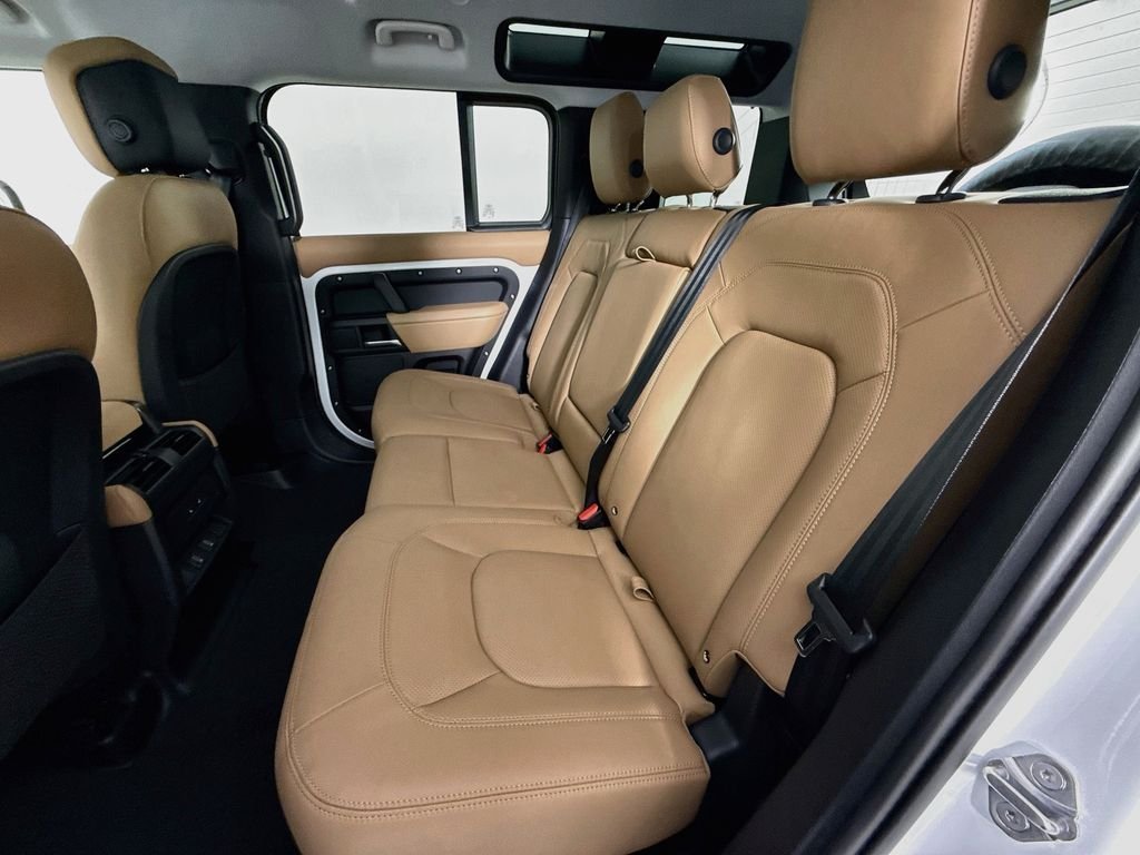 New 2026 Fuji White LAND ROVER S image 26