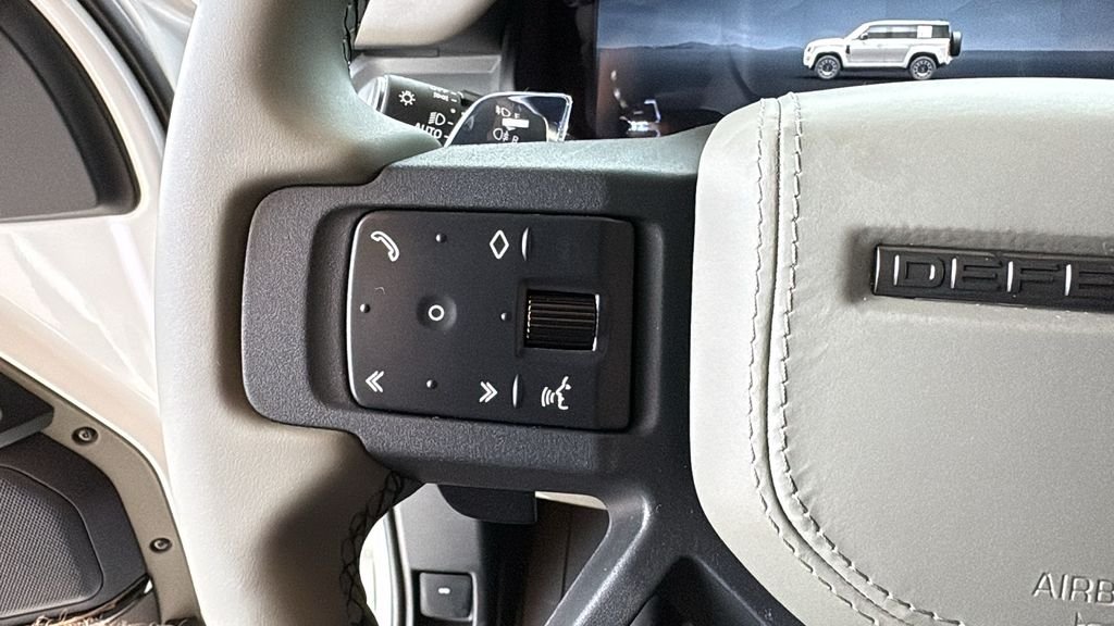 2026 Land Rover Defender OCTA - Photo 14