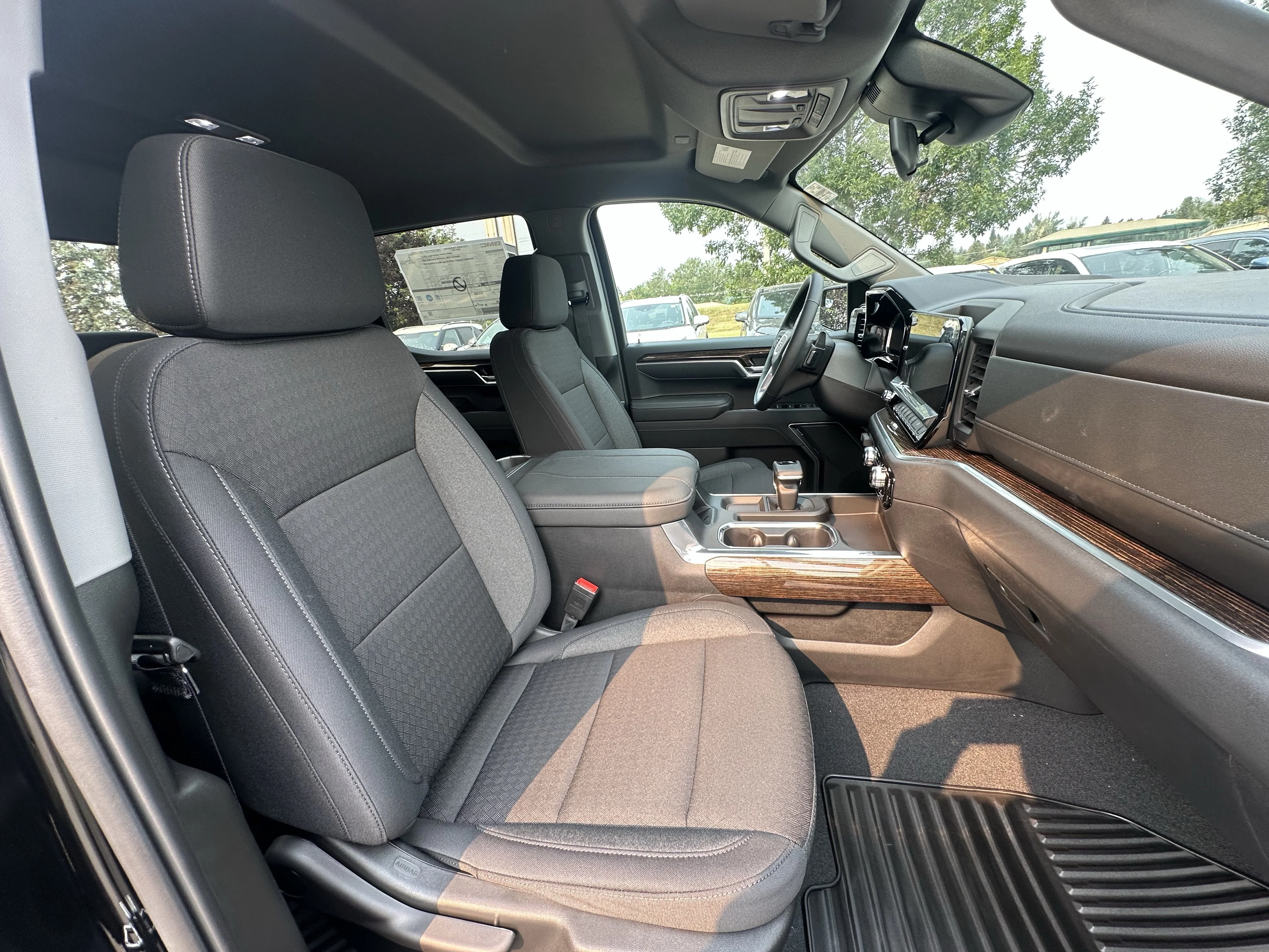 New 2026 Onyx Black GMC Elevation image 19