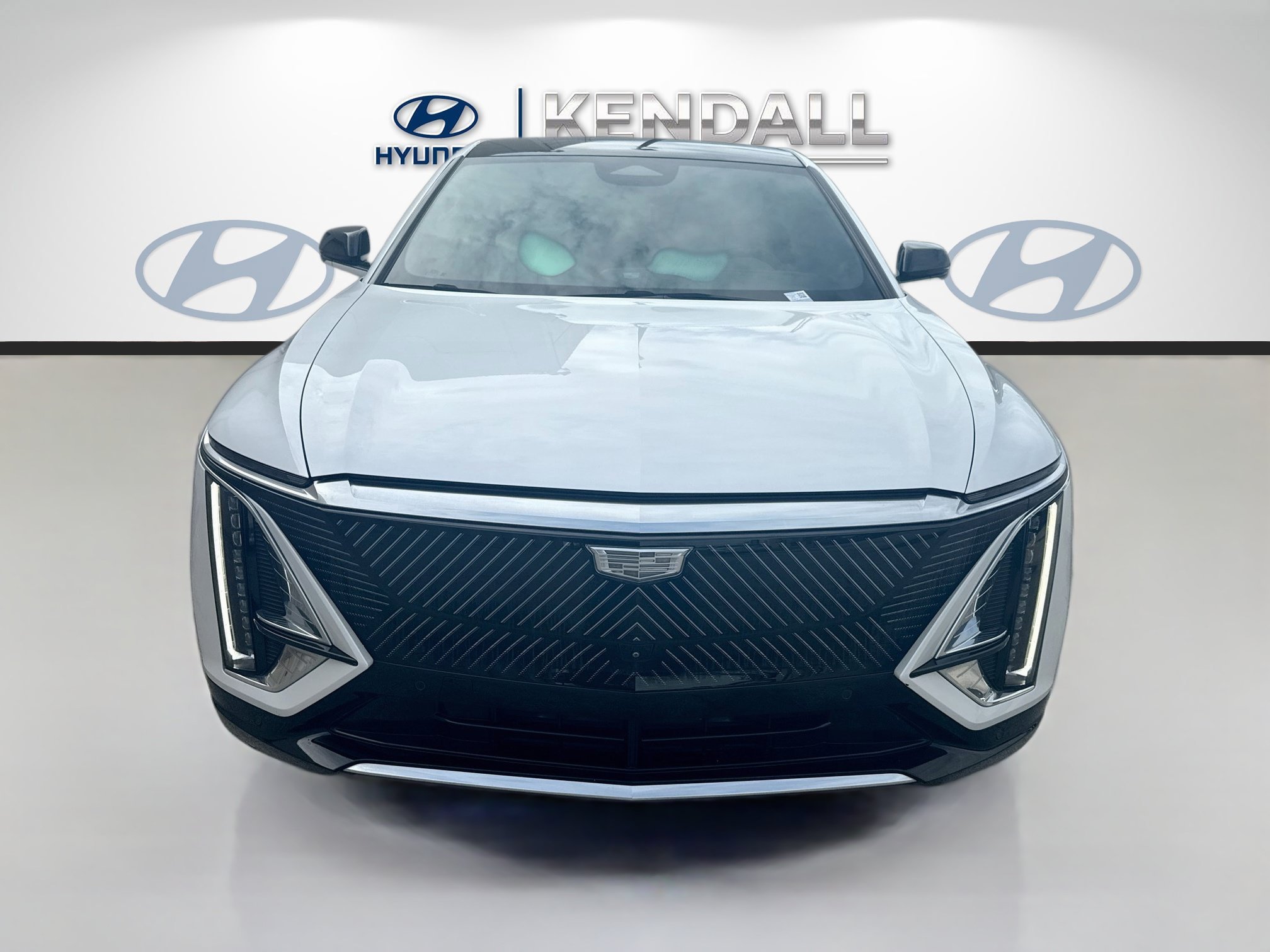 Used 2024 Emerald Lake Metallic Cadillac Sport image 2