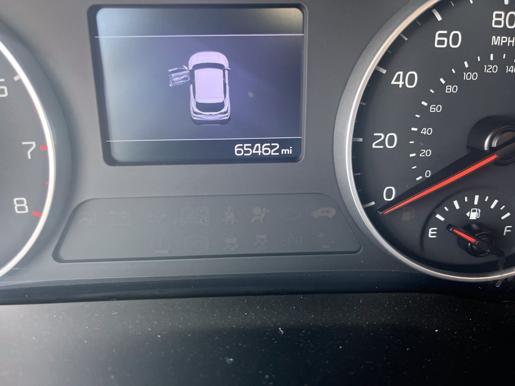 Used 2021 Orange Kia S image 4
