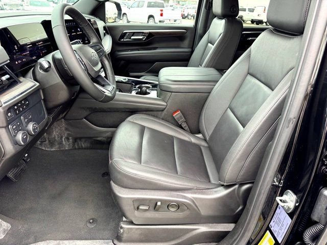Used 2025 Black Chevrolet Z71 image 13