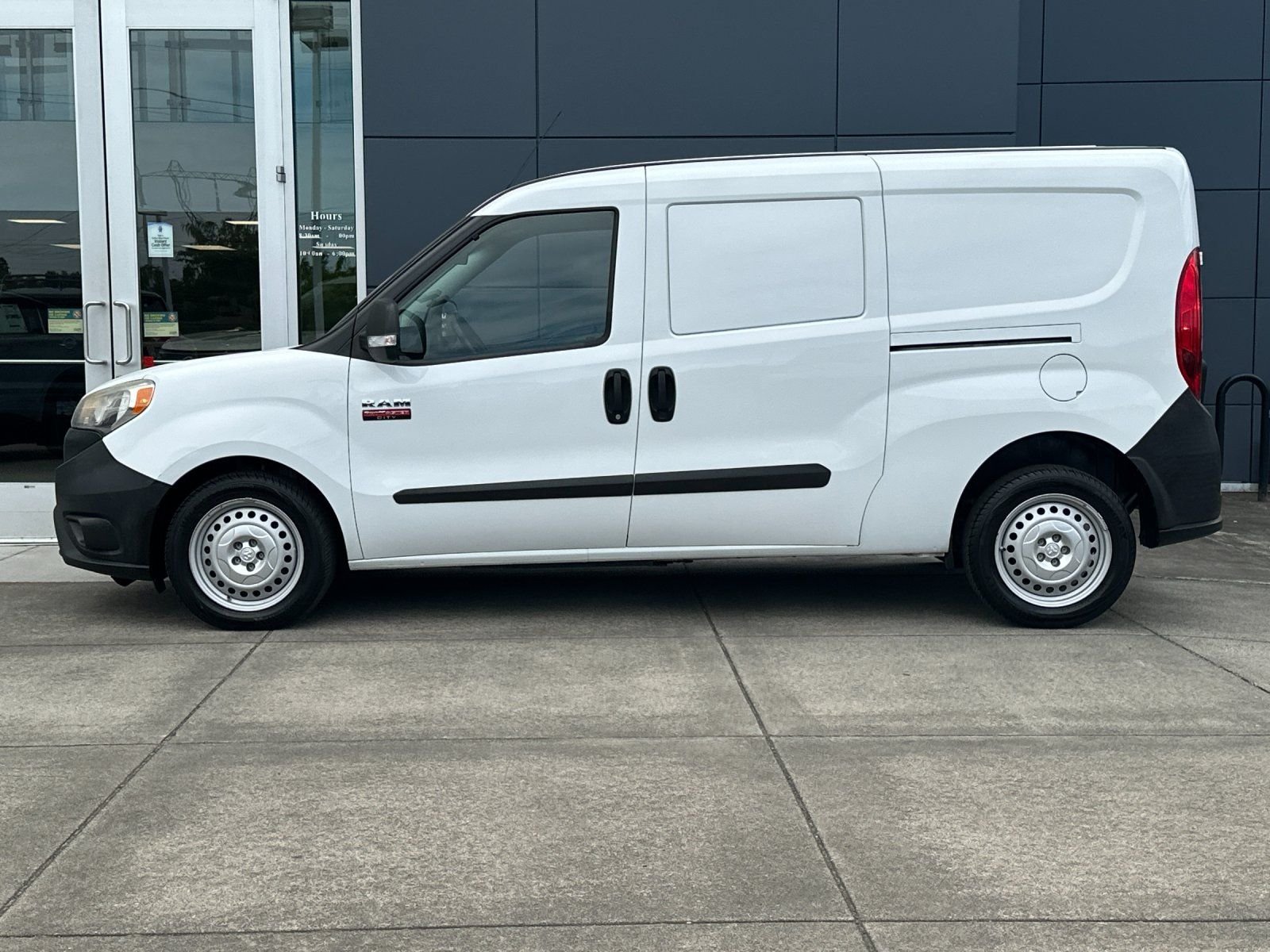 Used 2017 Bright White Ram Tradesman image 6