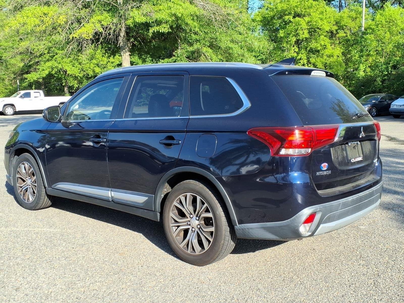 Used 2017 Cosmic Blue Metallic Mitsubishi SEL image 9