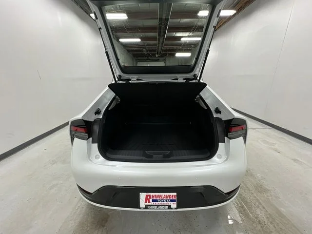 New 2026 Wind Chill Pearl <sup>1</sup> Toyota  XLE AWD image 24