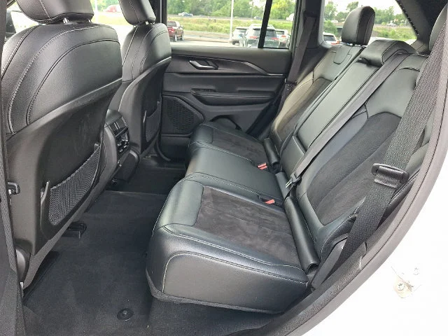 Used 2023 Bright White Clea Jeep Altitude image 11