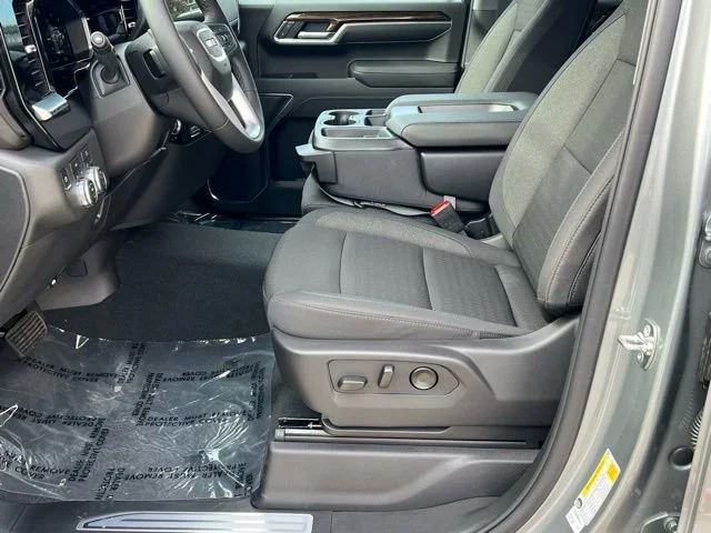 New 2026 Sterling Metallic GMC Elevation image 18