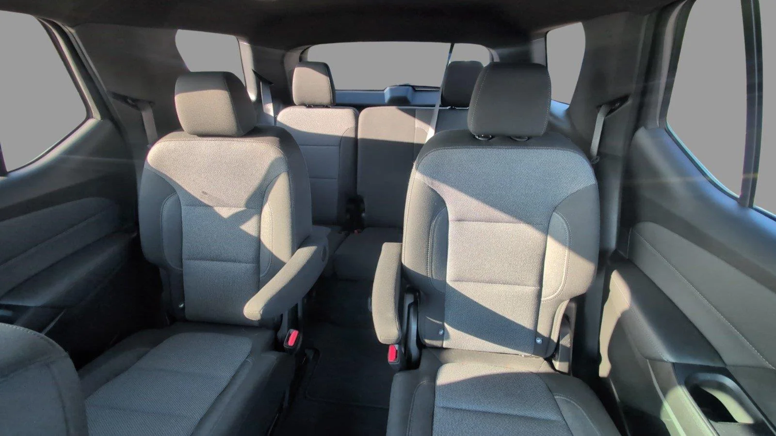 Used 2023 STERLING GRAY METALLIC Chevrolet LT Cloth image 31