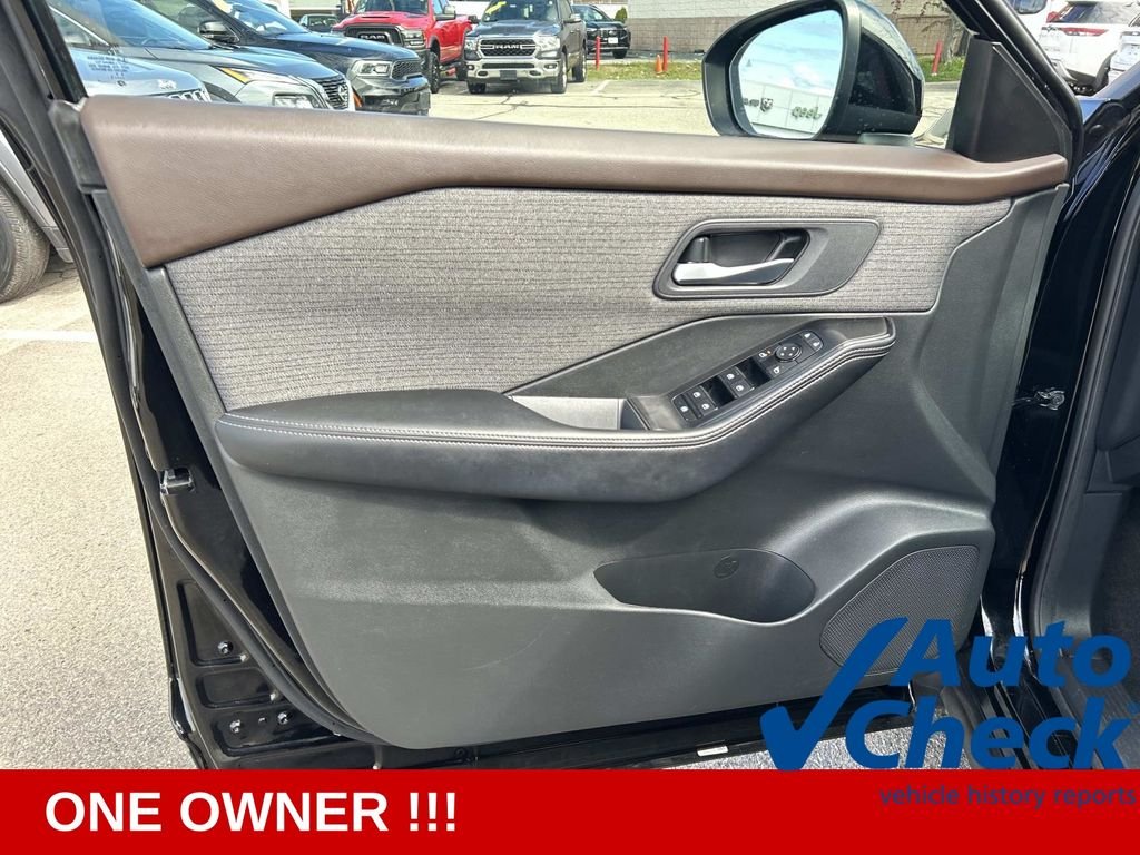 Used 2023 Black Nissan SV image 19