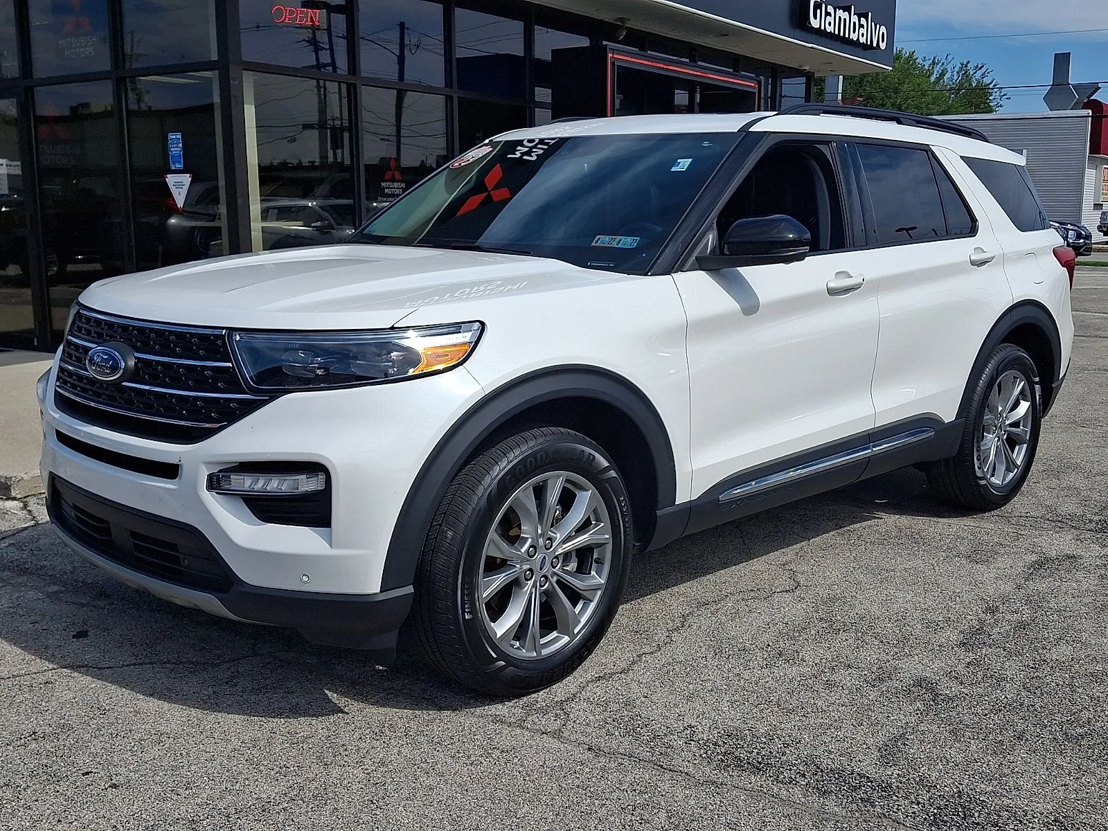 Used 2023 White Ford XLT image 5