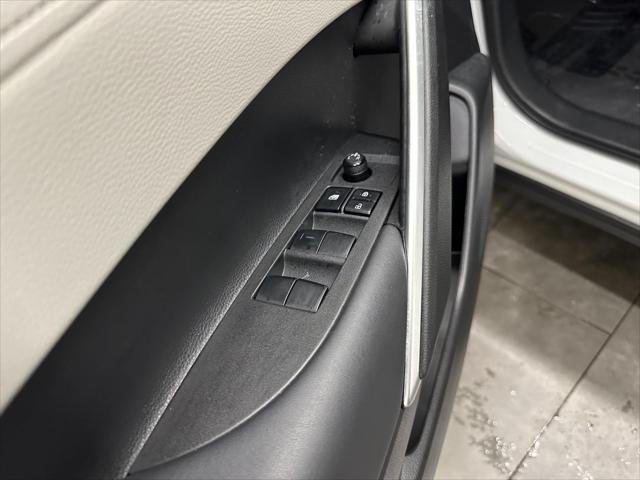 Certified Used 2022 Wind Chill Pearl Toyota L image 19