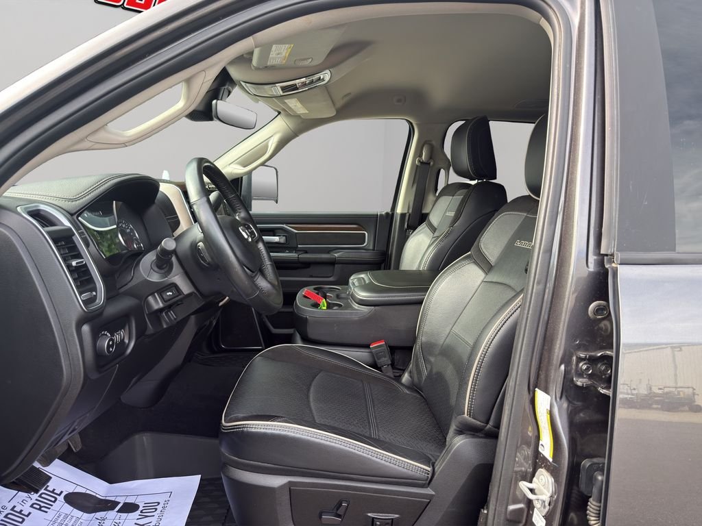 Used 2024 Granite Crystal Metallic Clearcoat Ram Laramie image 4