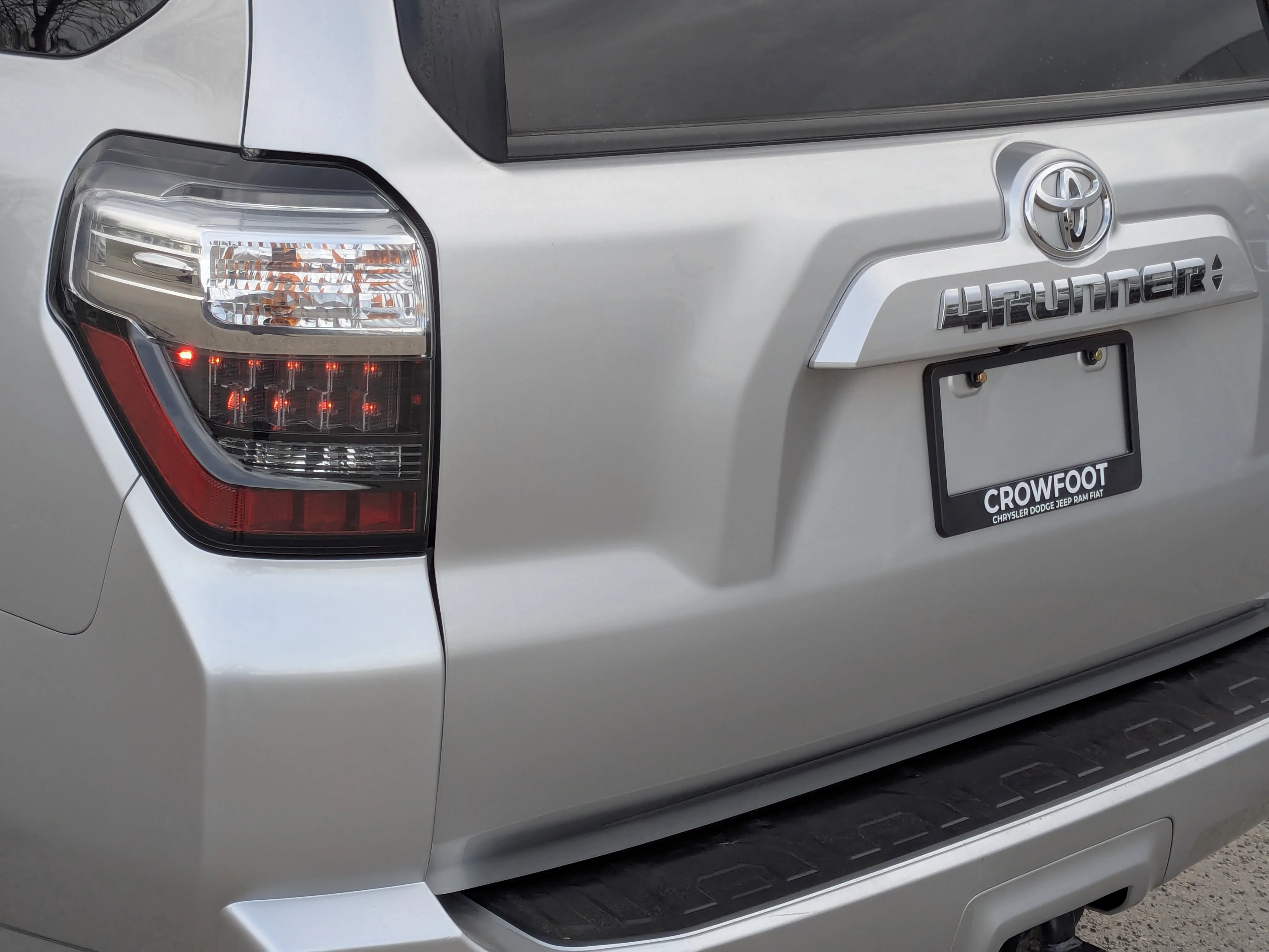 Used 2020 Silver Toyota 4DR 4WD - Leather - Sunroof - Back Up Cam - image 11