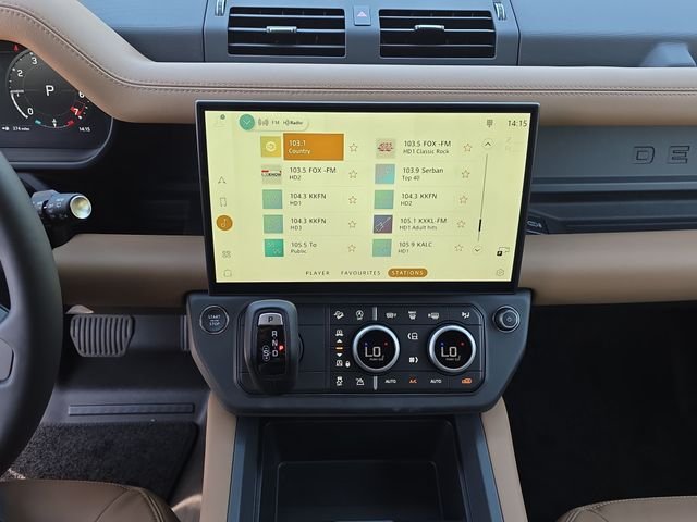New 2026 Santorini Black Land Rover X-Dynamic SE image 15
