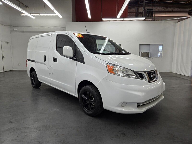 2019 Nissan NV200 SV photo 3