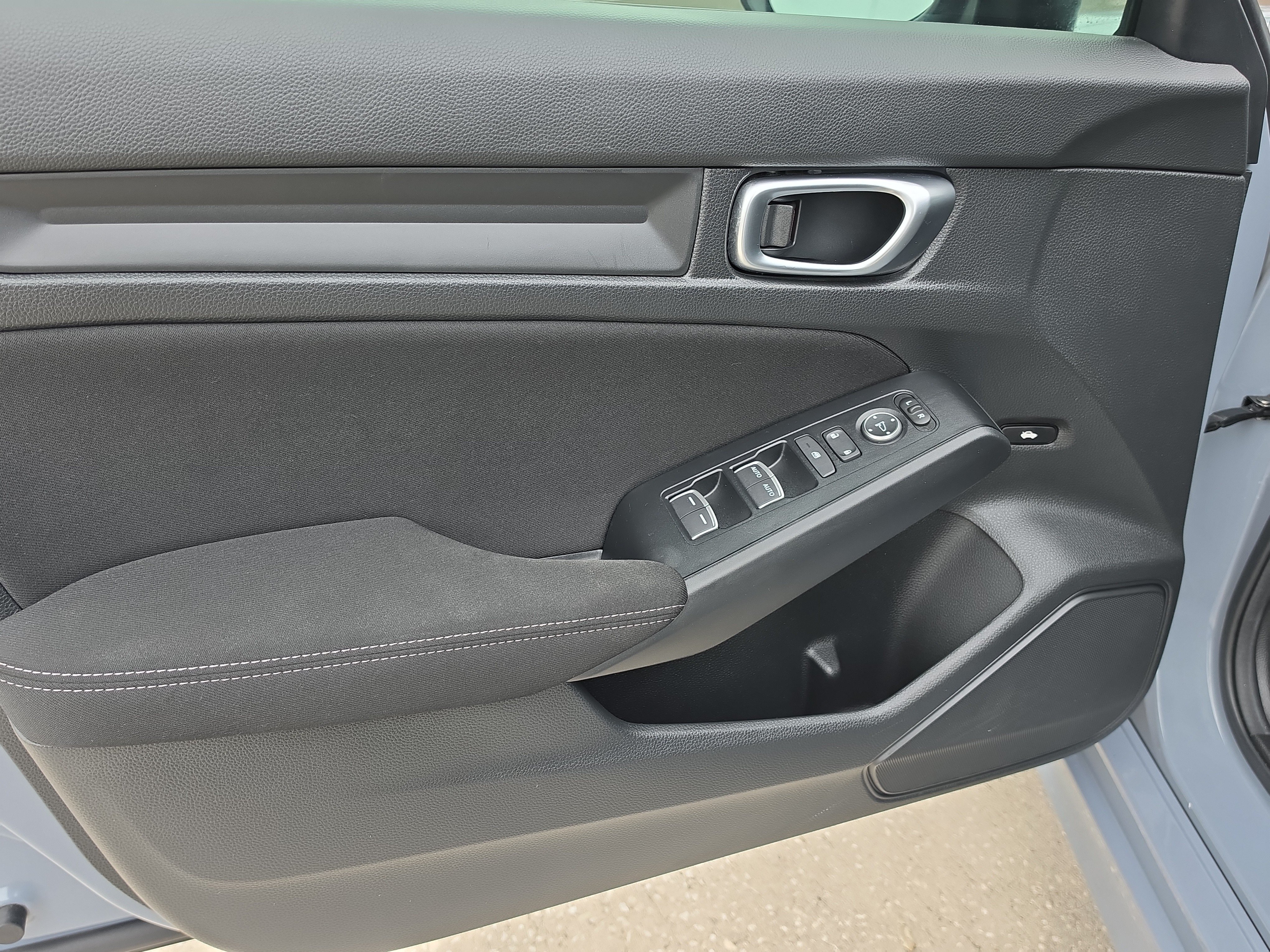 Used 2024 Morning Mist Metallic Honda Sport image 17