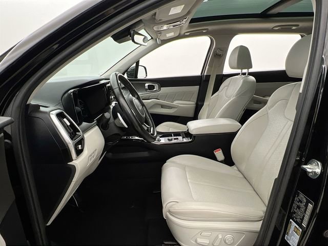 Used 2022 Black Kia SX Prestige image 9