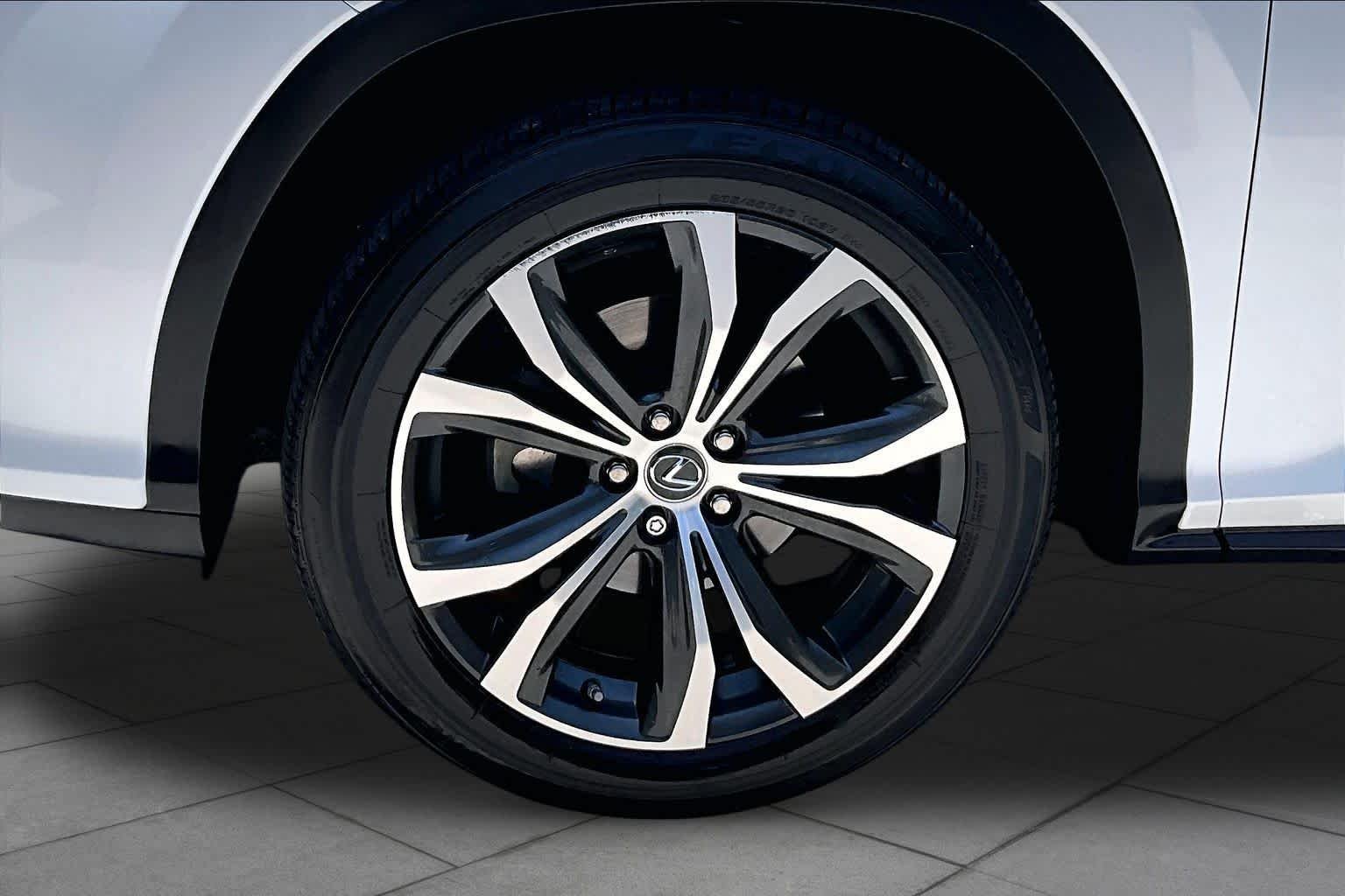 Used 2018 Eminent White Pearl Lexus  image 11