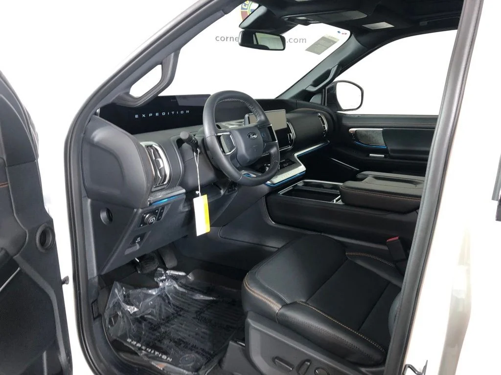 New 2026 Star White Metallic Tri-Coat Ford Tremor® image 7