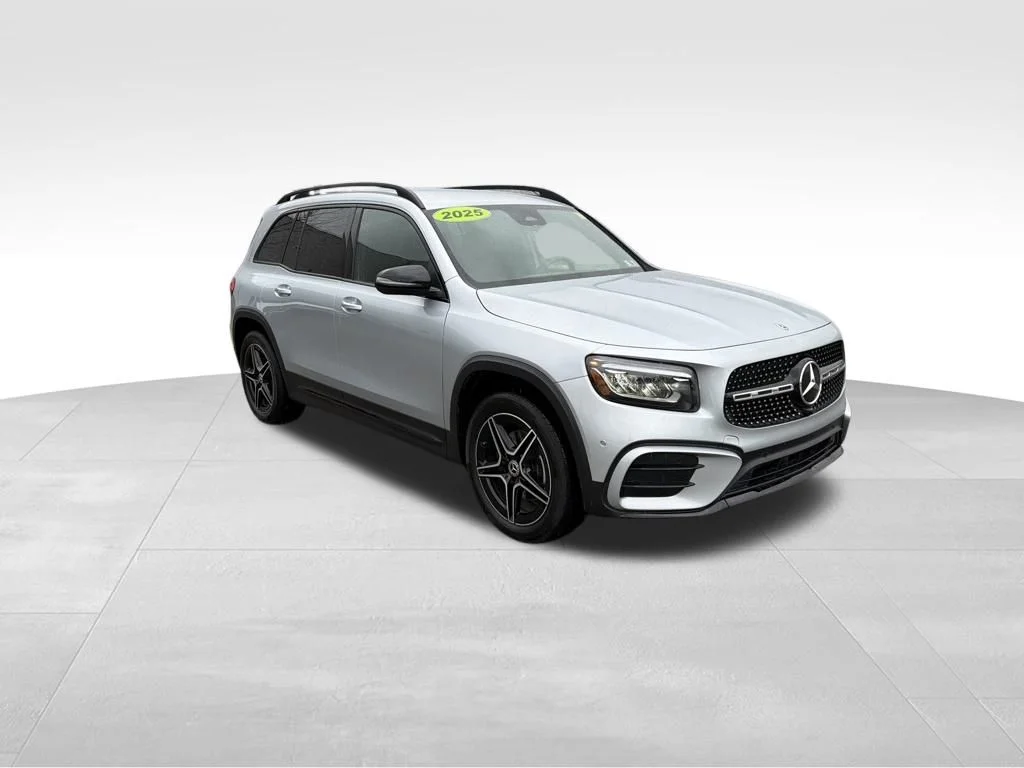 Used 2025 Silver Mercedes-Benz GLB 250 image 8