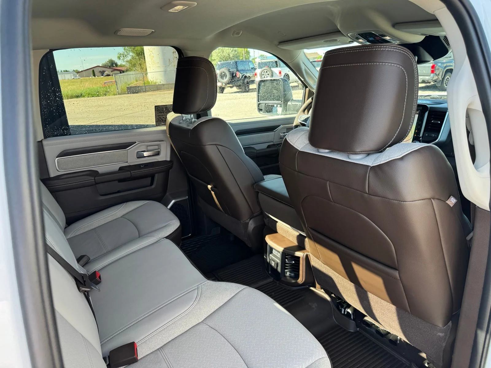 New 2026 Bright White Clear-Coat Exterior Paint RAM Laramie image 35
