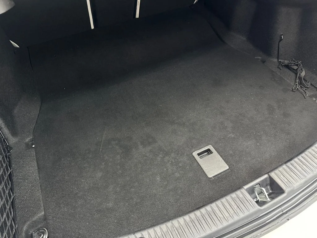 Used 2016  Mercedes-Benz C 300 image 75