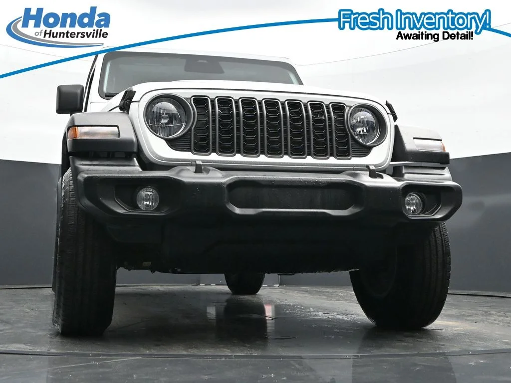 Used 2025 Bright White Clearcoat Jeep Sport S image 26
