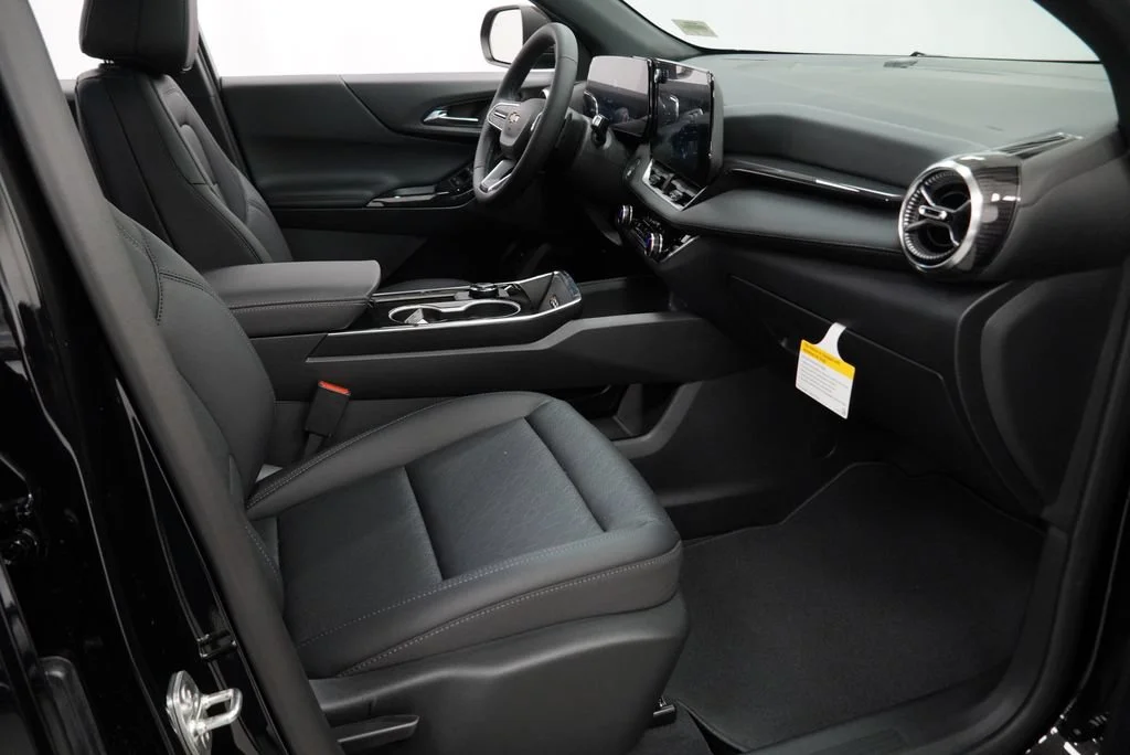 New 2027 Mosaic Black Metallic Chevrolet LT image 30