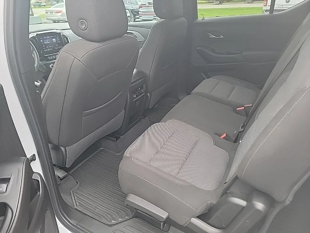 Used 2023 Summit White Chevrolet LT Cloth image 20