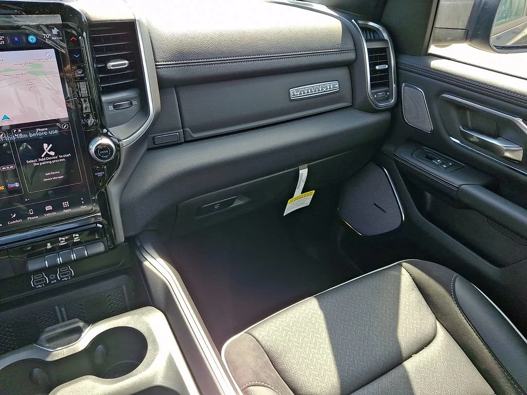 New 2027 Granite Crystal Metallic Clearcoat Ram Laramie image 12