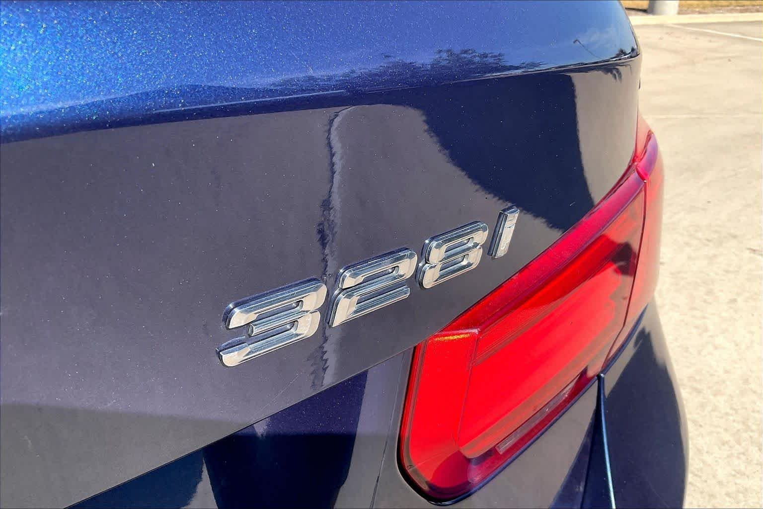 Used 2016 Mediterranean Blue Metallic BMW 328i image 10