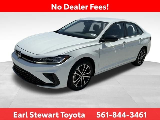 Used 2025 White Volkswagen 1.5T Sport image 9
