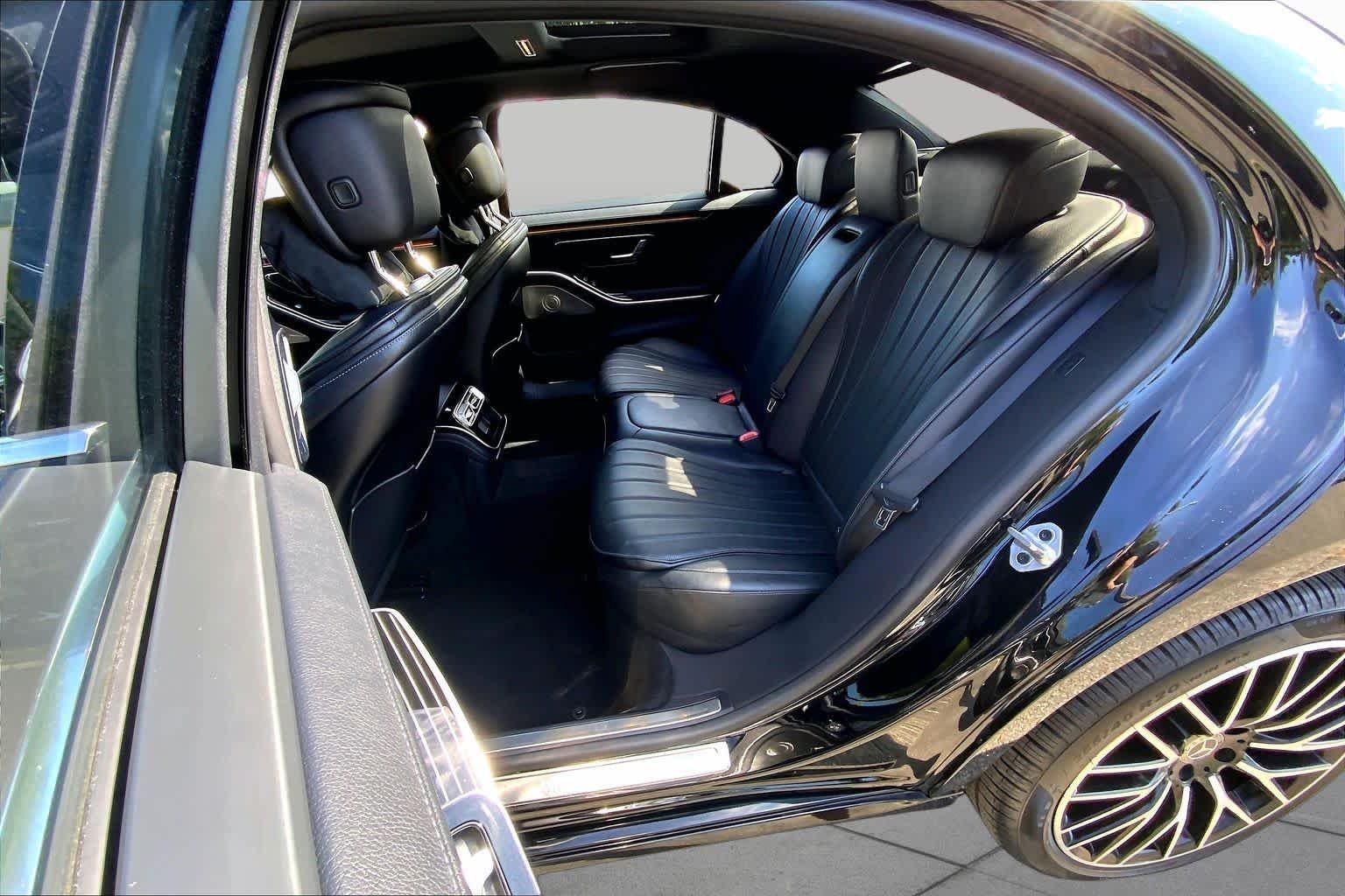 Used 2022 Black Mercedes-Benz S 580 image 21