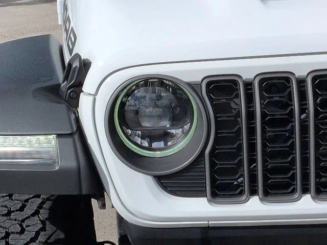 Used 2026 White Jeep Moab 392 image 9