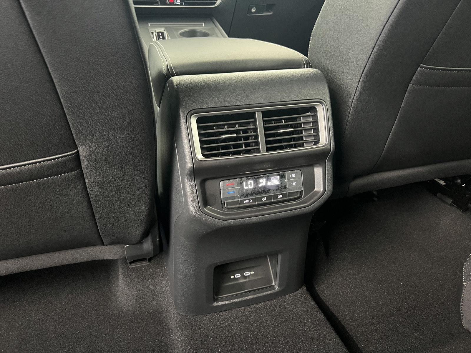 New 2026 Deep Black Pearl Volkswagen 2.0T SE image 26