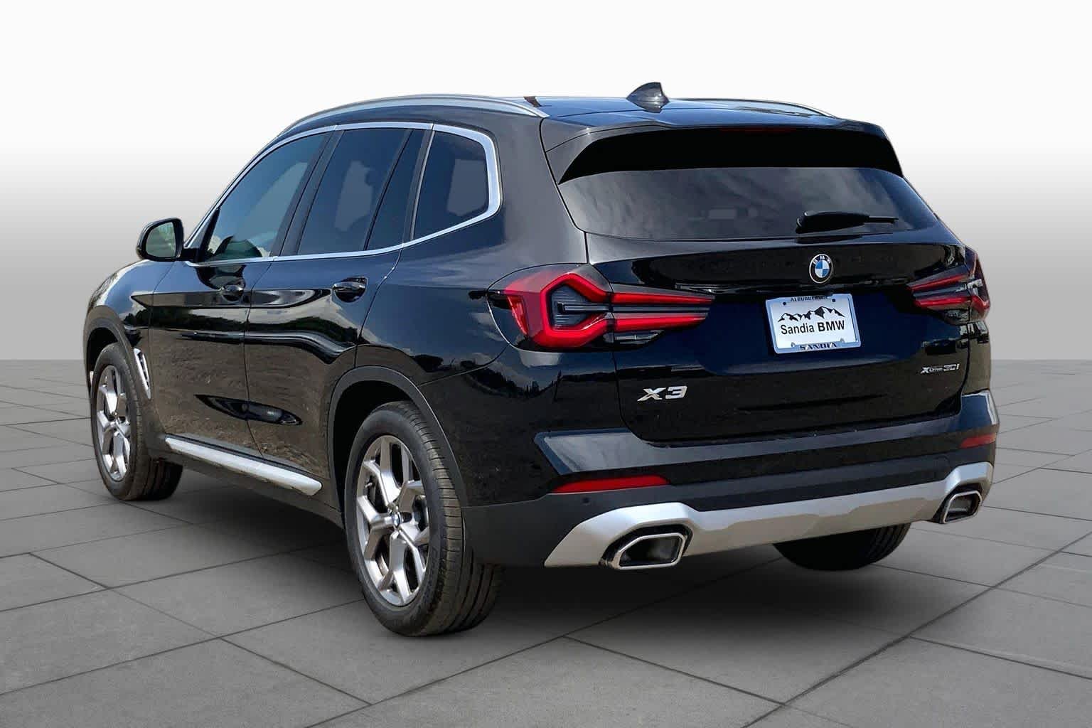 Used 2023 Black Sapphire Metallic BMW xDrive30i image 10